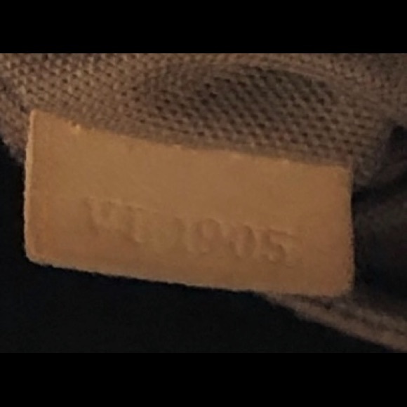 Authentic Louis Vuitton Alma - Picture 7 of 9